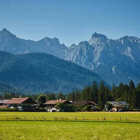 Zum Hirschgarten * Krün