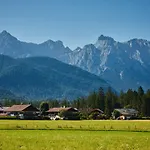 Zum Hirschgarten * Krün